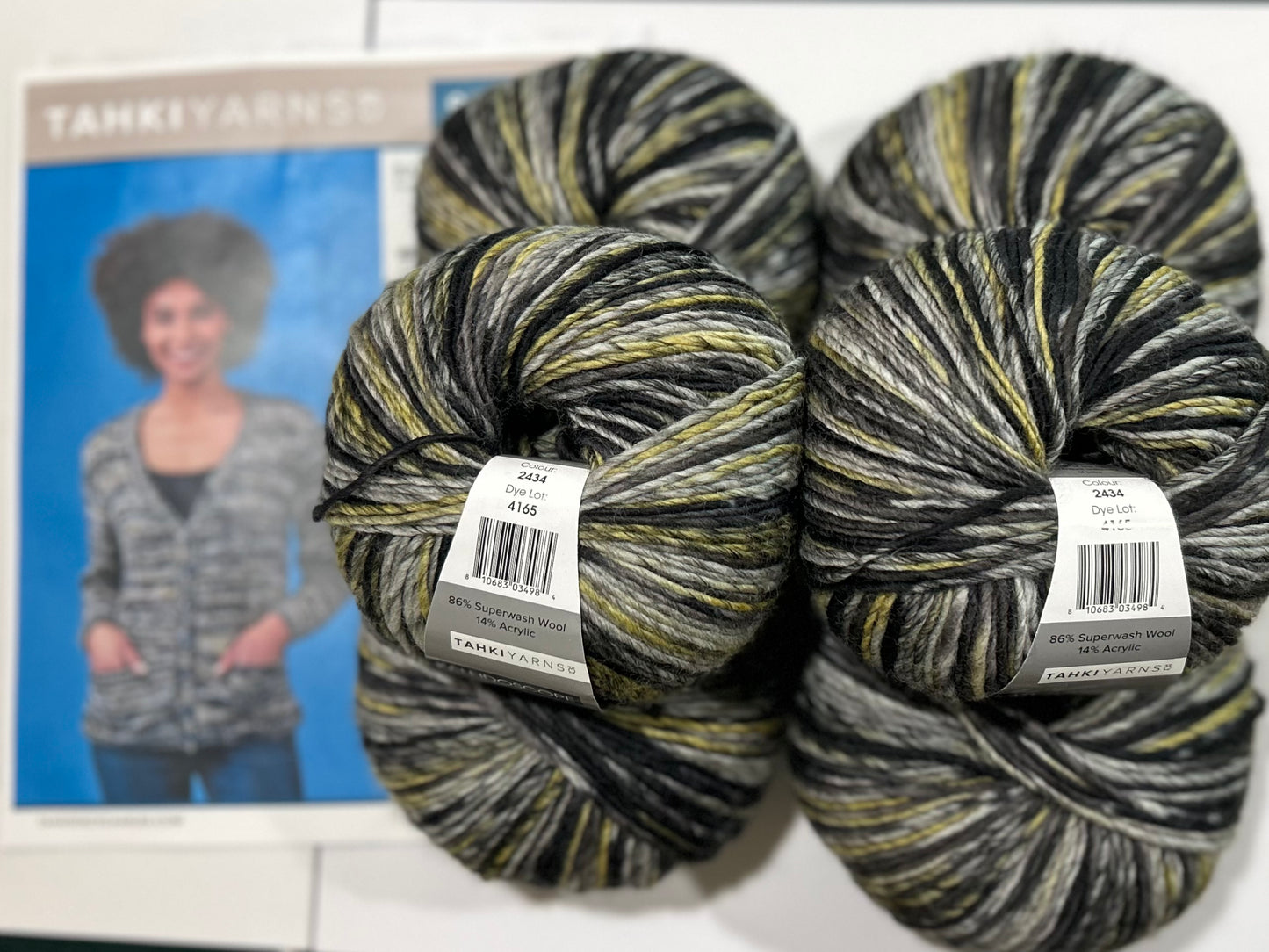 Basalt Cardigan (XS - XL) Tahki Kaleidoscope Knit Kit
